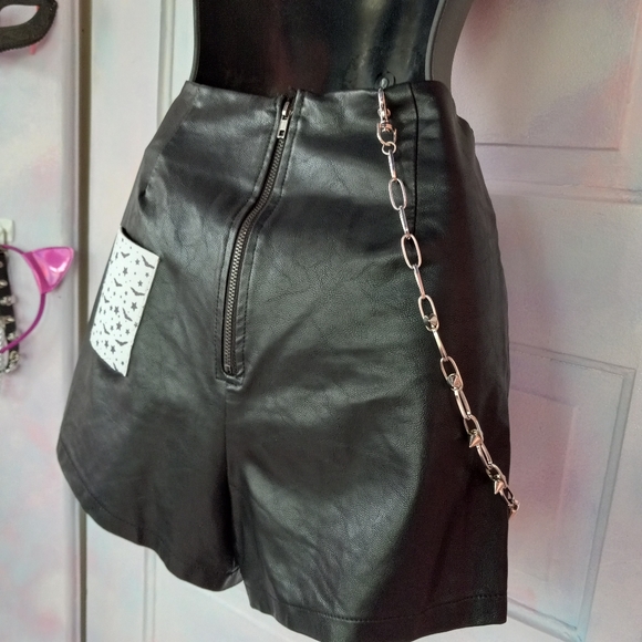 💥Host Pick! Ooak vegan leather spooky Bat Babe custom skort w pocket SOLD @shop - Picture 11 of 13